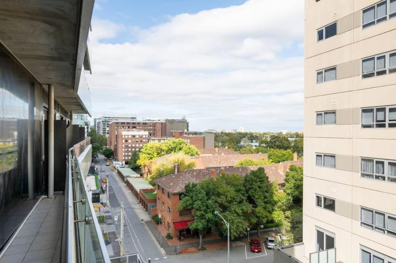 'The Albert' Where The City Meets St Kilda Melbourne Exterior photo